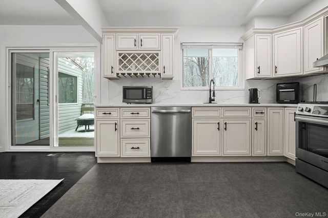 29 Meadow Lane, Chappaqua, NY 10514