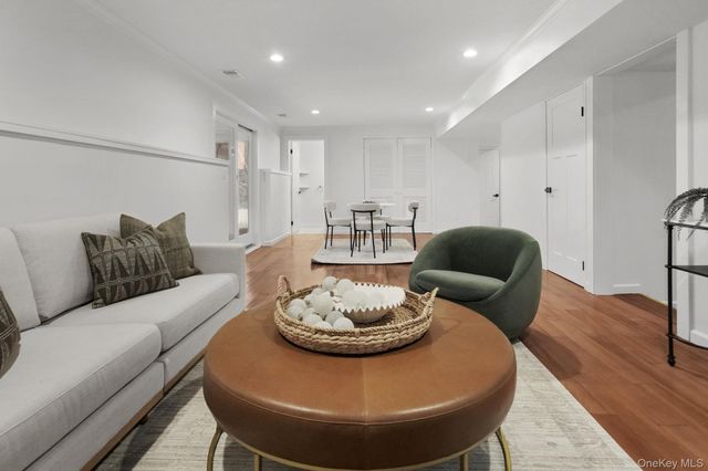 29 Meadow Lane, Chappaqua, NY 10514