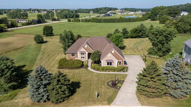 N60W27257 Trappers RUN, Sussex, WI 53089