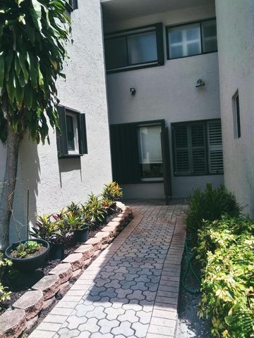 9727 N New River Canal Road 629, Plantation, FL 33324