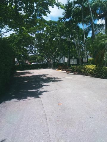9727 N New River Canal Road 629, Plantation, FL 33324