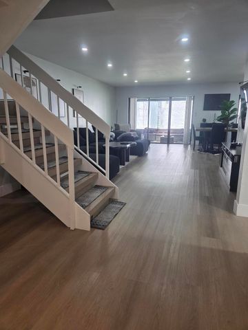 9727 N New River Canal Road 629, Plantation, FL 33324