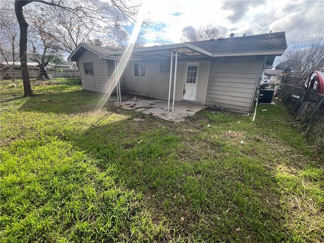 4926 Bayou St, Corpus Christi, TX 78416