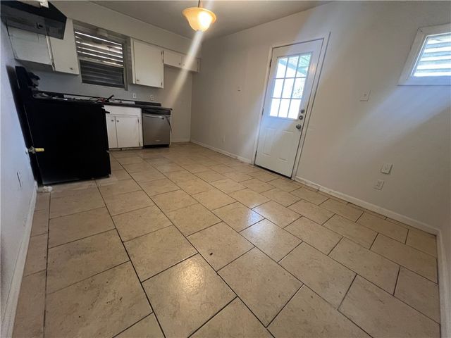 4926 Bayou St, Corpus Christi, TX 78416
