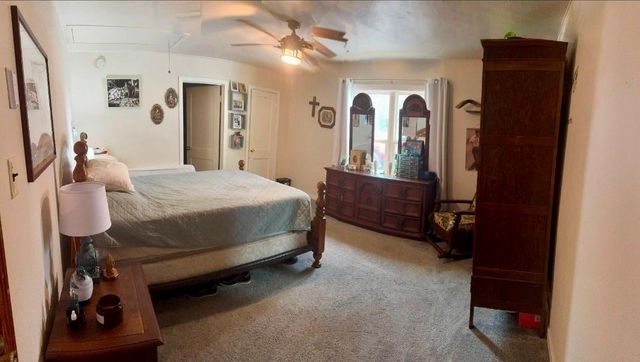 700 E Wallisville Road, Highlands, TX 77562