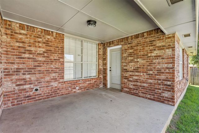 2613 Jefferson Drive, Moore, OK 73160