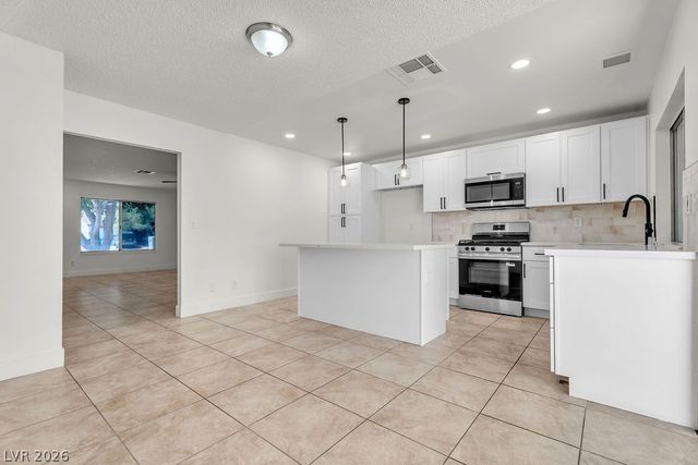 4340 Wendy Lane, Las Vegas, NV 89115