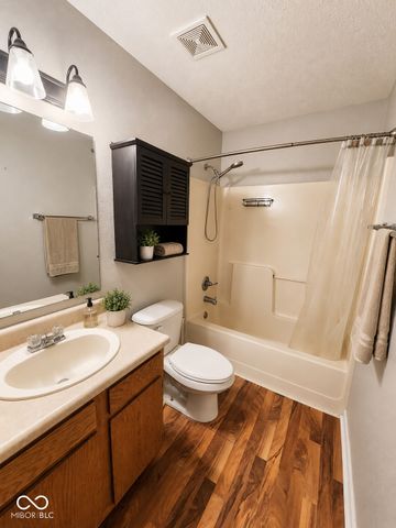 134 Meadow Creek South Drive, Whiteland, IN 46184