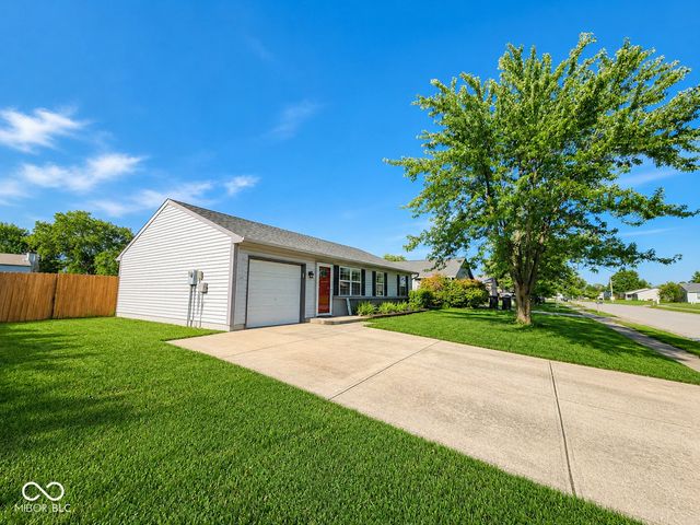 134 Meadow Creek South Drive, Whiteland, IN 46184