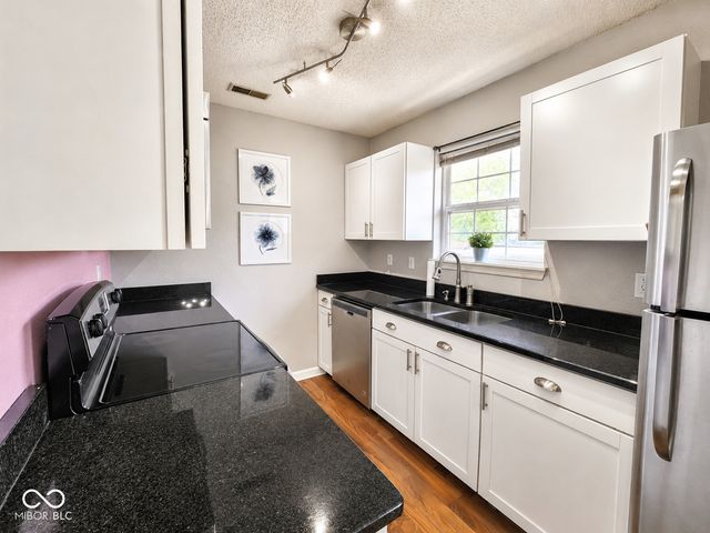 134 Meadow Creek South Drive, Whiteland, IN 46184