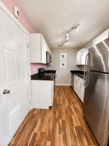 134 Meadow Creek South Drive, Whiteland, IN 46184