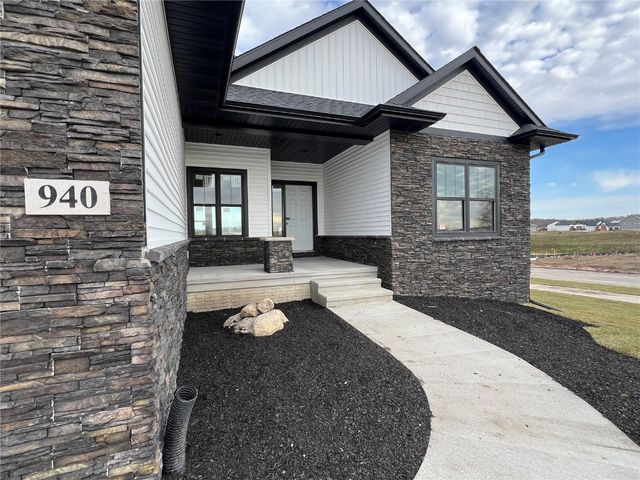 940 Yorkshire Street, North Liberty, IA 52317