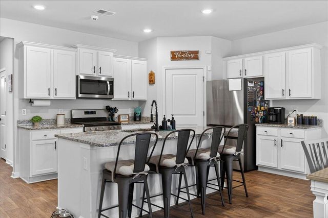 133 Cloverleaf Street, Summerville, SC 29483