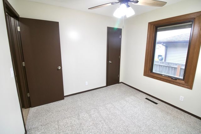 2547 AVENUE H, Council Bluffs, IA 51501