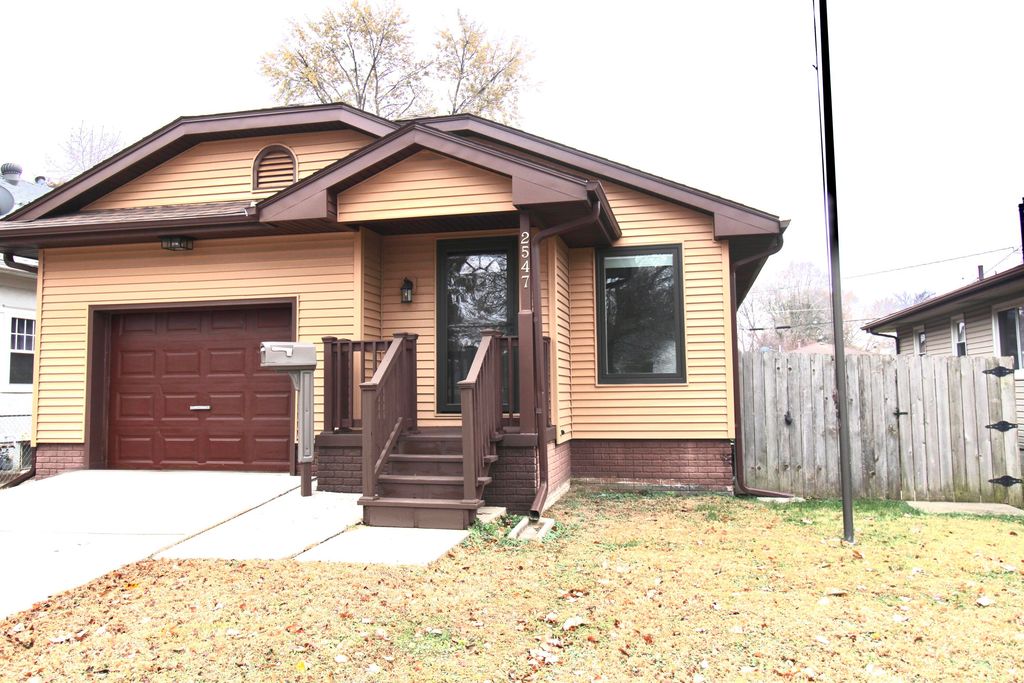 2547 AVENUE H, Council Bluffs, IA 51501