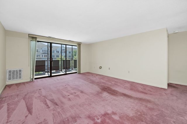 28 Ninth St 304, Medford, MA 02155