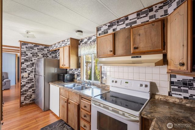 157 Camelot Drive, Castle Rock, WA 98611