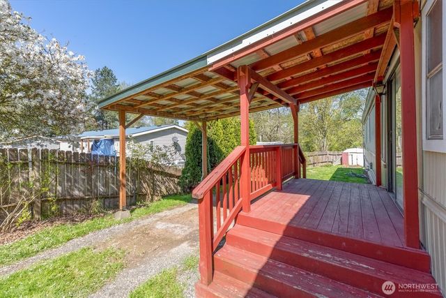 157 Camelot Drive, Castle Rock, WA 98611