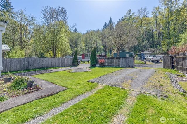 157 Camelot Drive, Castle Rock, WA 98611