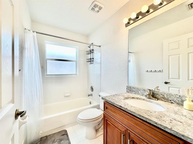 639 NW 130th Way, Pembroke Pines, FL 33028