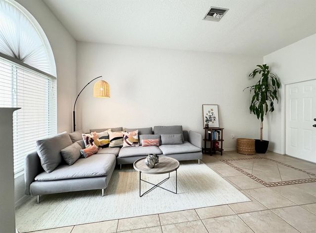 639 NW 130th Way, Pembroke Pines, FL 33028