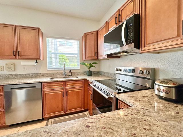 639 NW 130th Way, Pembroke Pines, FL 33028