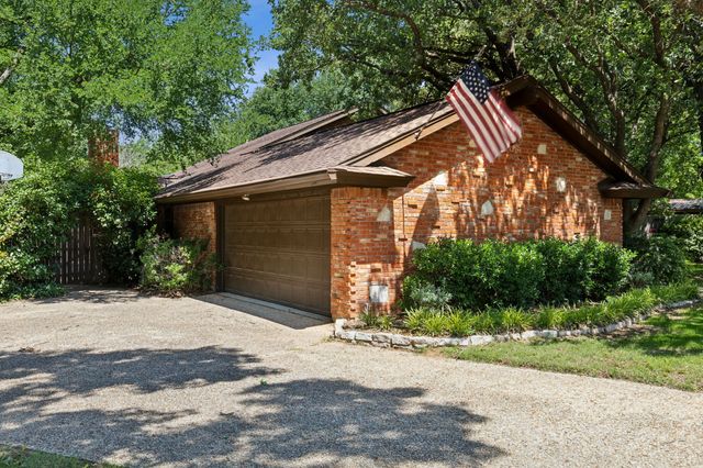 1725 Preston Hollow Court, Arlington, TX 76012