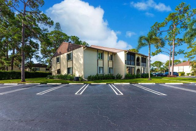 141 Lake Pine Circle A-2, Greenacres, FL 33463