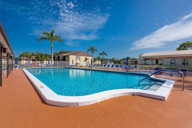 141 Lake Pine Circle A-2, Greenacres, FL 33463