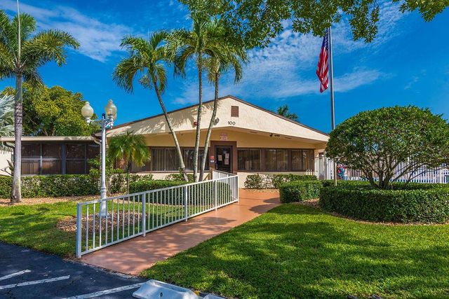 141 Lake Pine Circle A-2, Greenacres, FL 33463