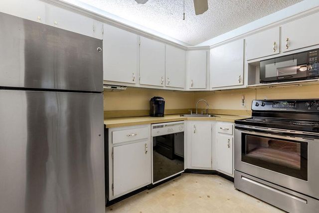 141 Lake Pine Circle A-2, Greenacres, FL 33463