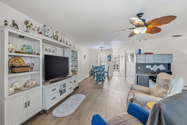 5521 80TH STREET N 212, St Petersburg, FL 33709