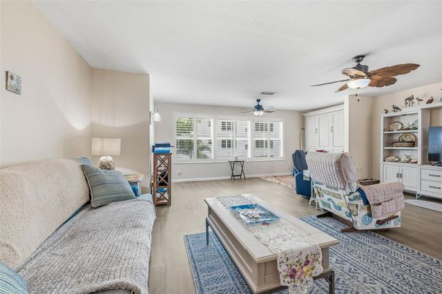 5521 80TH STREET N 212, St Petersburg, FL 33709