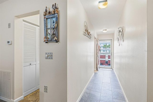 5521 80TH STREET N 212, St Petersburg, FL 33709