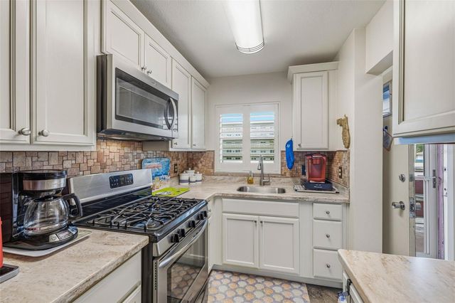 5521 80TH STREET N 212, St Petersburg, FL 33709