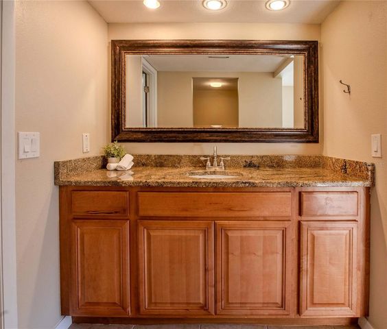 3300 BENEVA 214, Sarasota, FL 34232