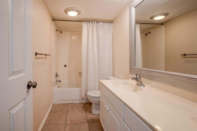 3300 BENEVA 214, Sarasota, FL 34232