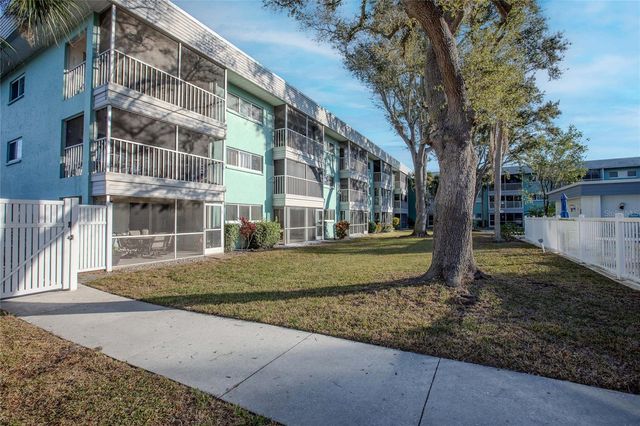 3300 BENEVA 214, Sarasota, FL 34232