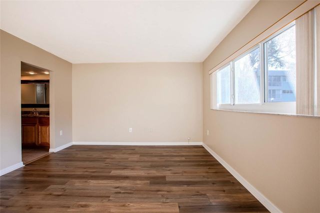 3300 BENEVA 214, Sarasota, FL 34232