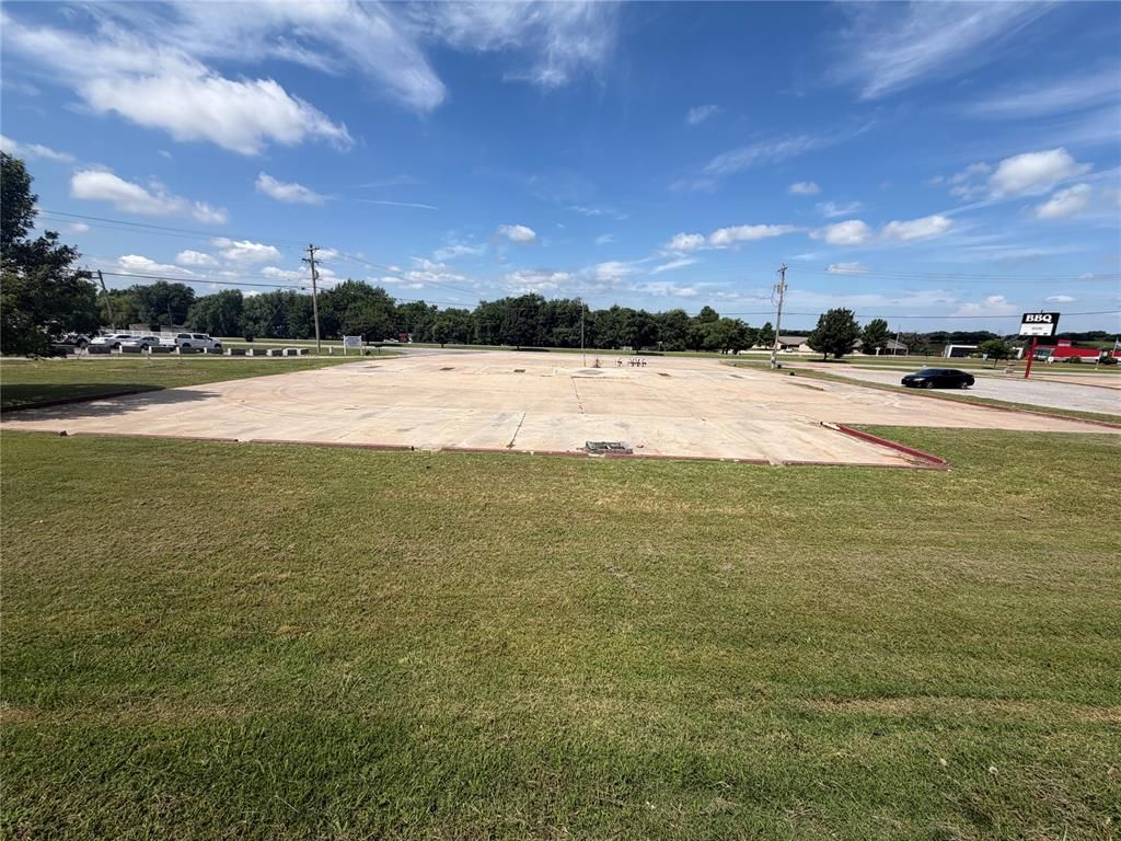 Image 1 of property listing at 2214 N Green Avenue, Purcell, OK 73080