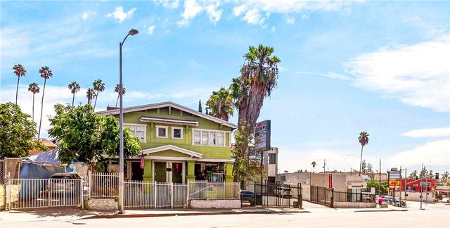 972 S Hoover, Los Angeles, CA 90006