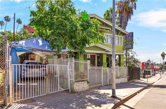 972 S Hoover, Los Angeles, CA 90006
