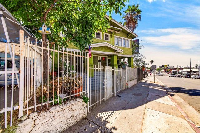 972 S Hoover, Los Angeles, CA 90006