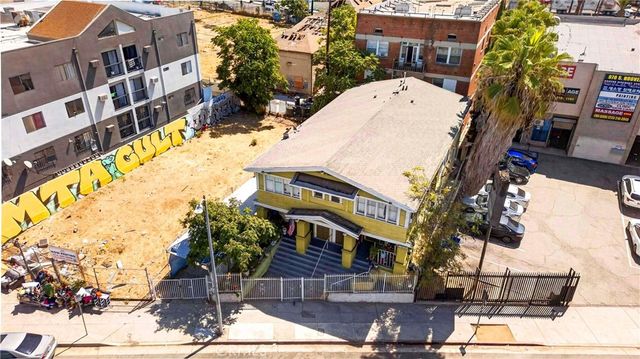 972 S Hoover, Los Angeles, CA 90006