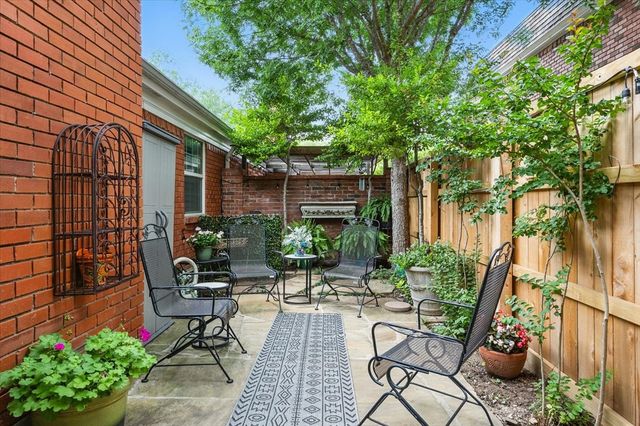 1357 Roaring Springs Road, Fort Worth, TX 76114