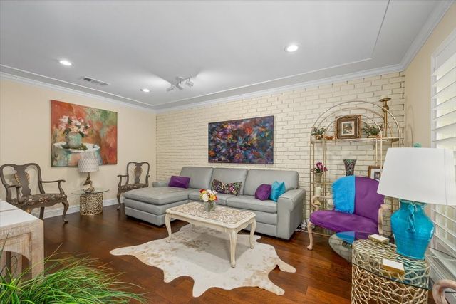 1357 Roaring Springs Road, Fort Worth, TX 76114