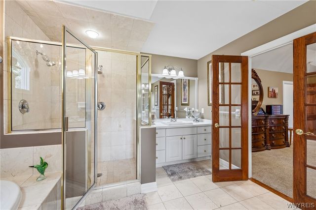 160 Norwood Lane, Orchard Park, NY 14127