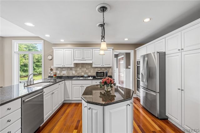 160 Norwood Lane, Orchard Park, NY 14127