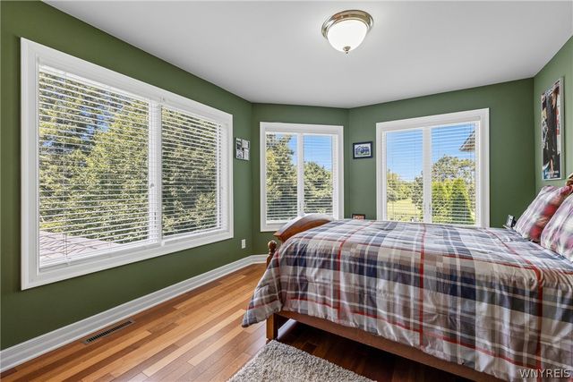 160 Norwood Lane, Orchard Park, NY 14127