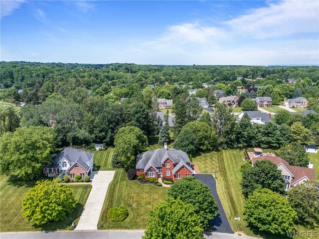 160 Norwood Lane, Orchard Park, NY 14127